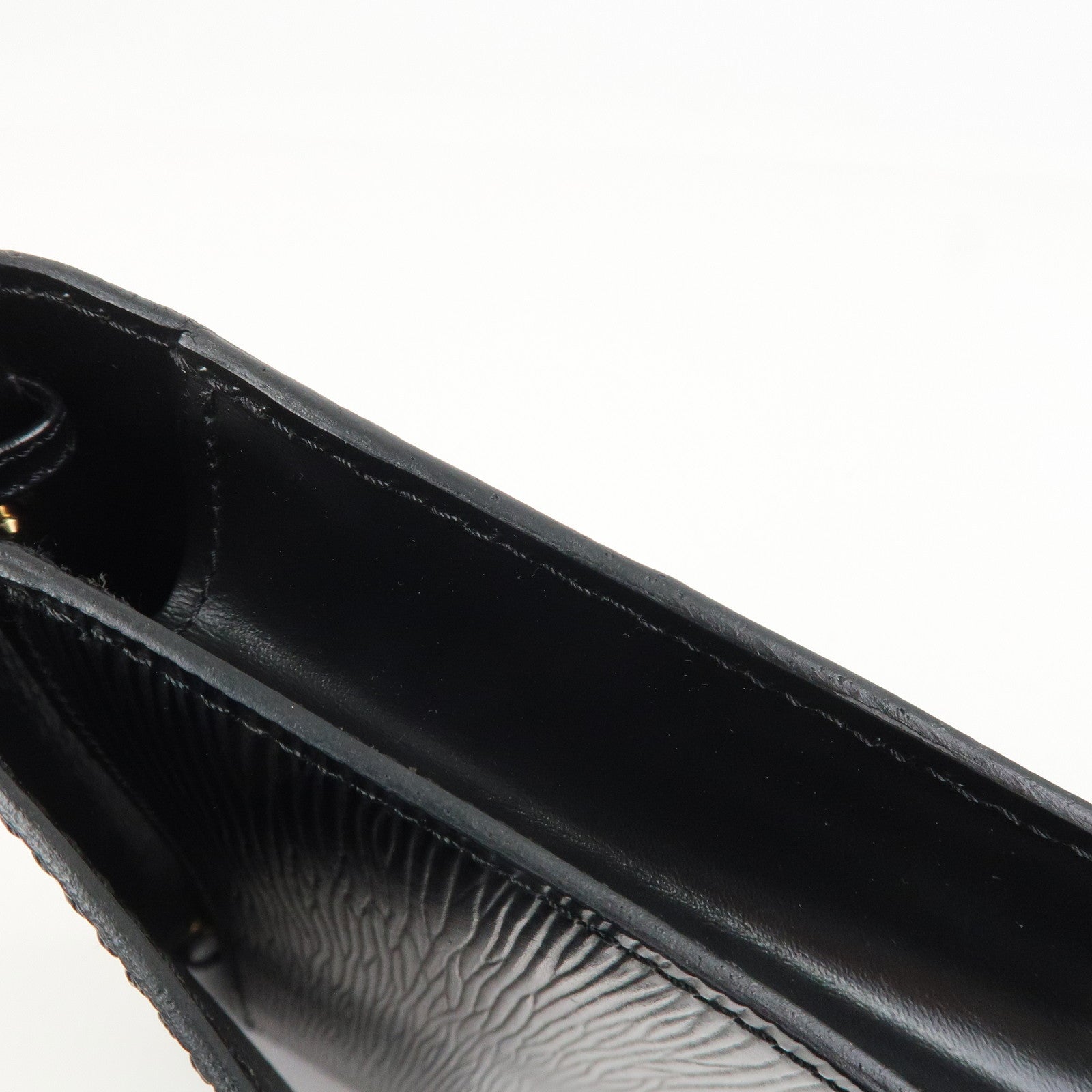 Louis Vuitton Epi leather Hublot Clutch Bag Noir M52557