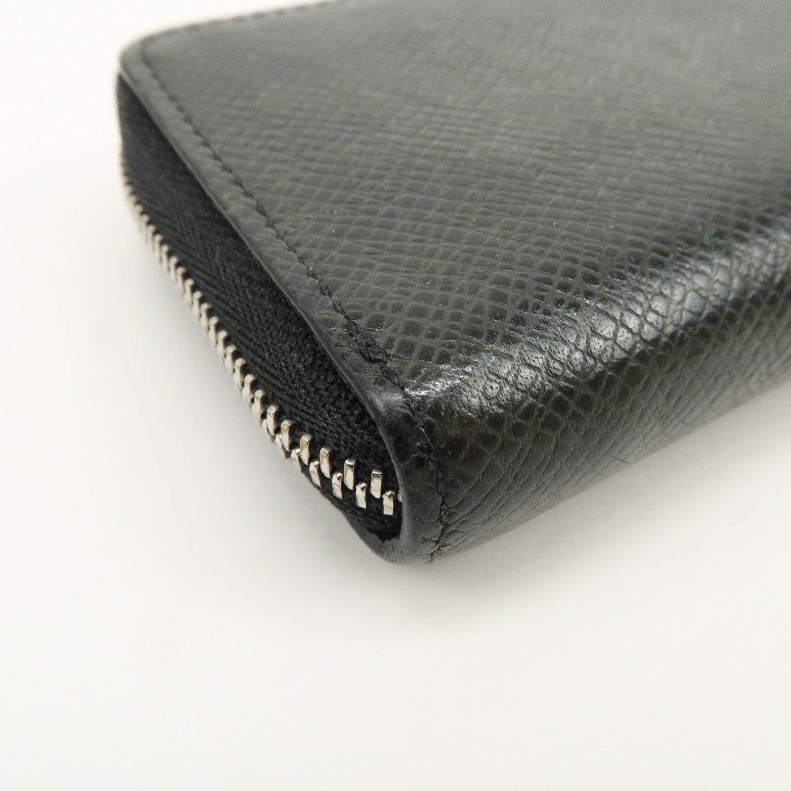 Louis Vuitton Taiga Zippy Coin Purse Coin Case Ardoise M32832