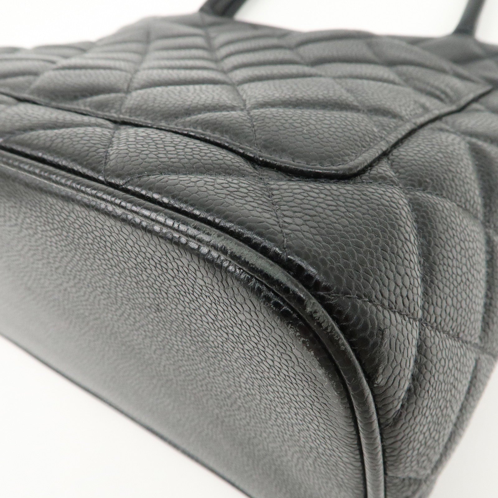 CHANEL Matelasse Caviarskin Medalion Tote Bag Hand Bag Black A01804 Used