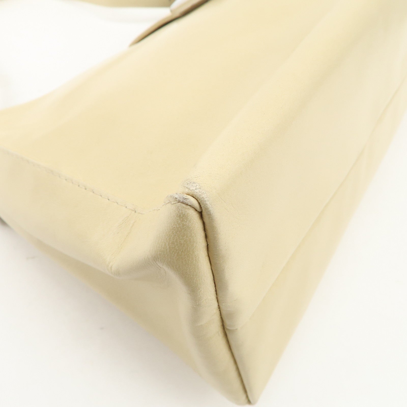 FENDI Logo Leather Shoulder Bag Hand Bag Beige Silver Hardware