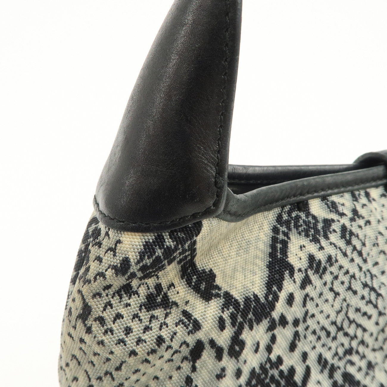 GUCCI Jackie Canvas Leather Shoulder Bag Hand Bag Black 001・9735