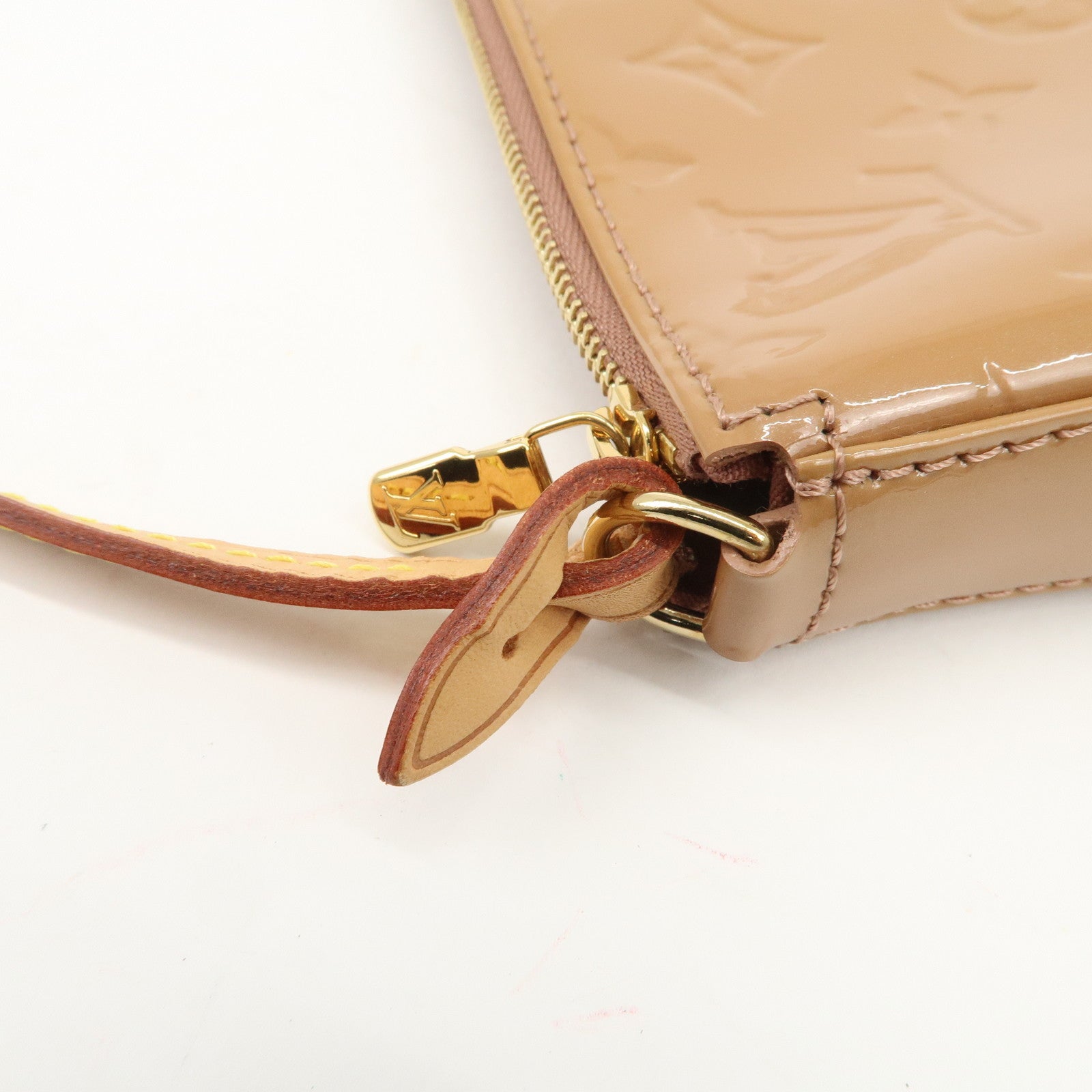 Louis Vuitton Monogram Vernis Pochette Accessoires Pouch M91575