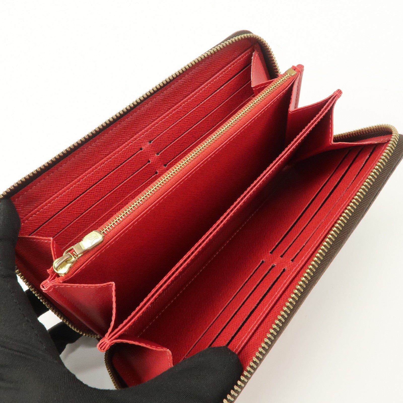 Louis Vuitton Monogram Canvas LV World Tour Zippy Wallet M62149