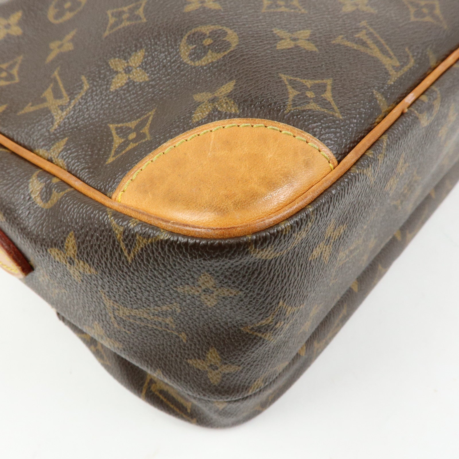 Louis Vuitton Monogram Nile Shoulder Bag Crossbody Bag M45244