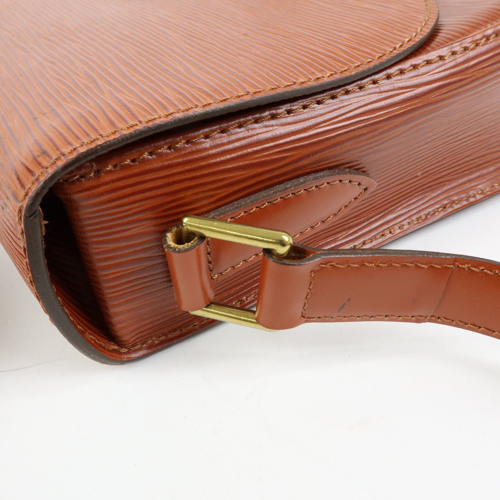 Louis Vuitton Epi Saint Cloud Shoulder Bag Kenya Brown M52193