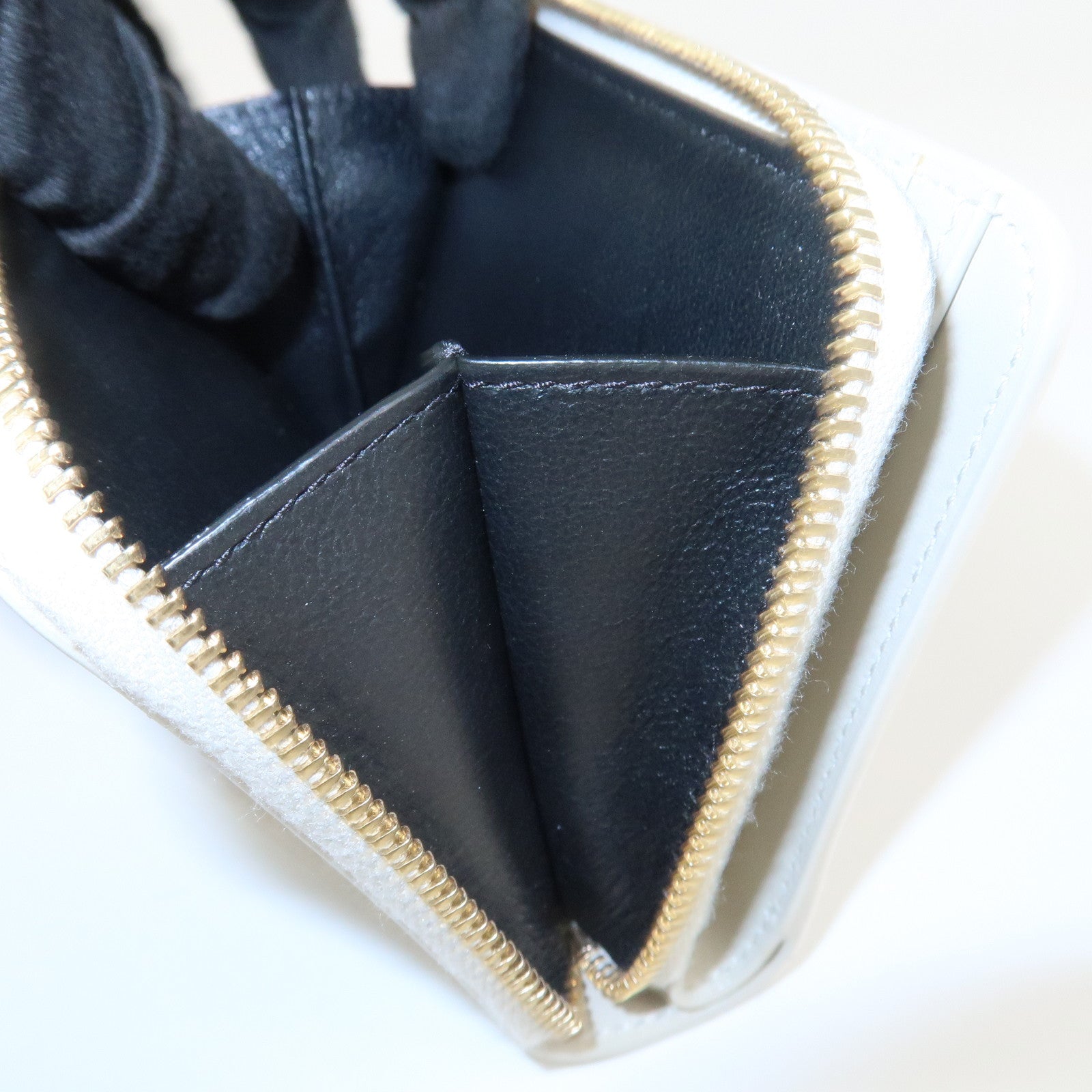 SAINT LAURENT PARIS Dot Print Round Zippy Compact Wallet 562796