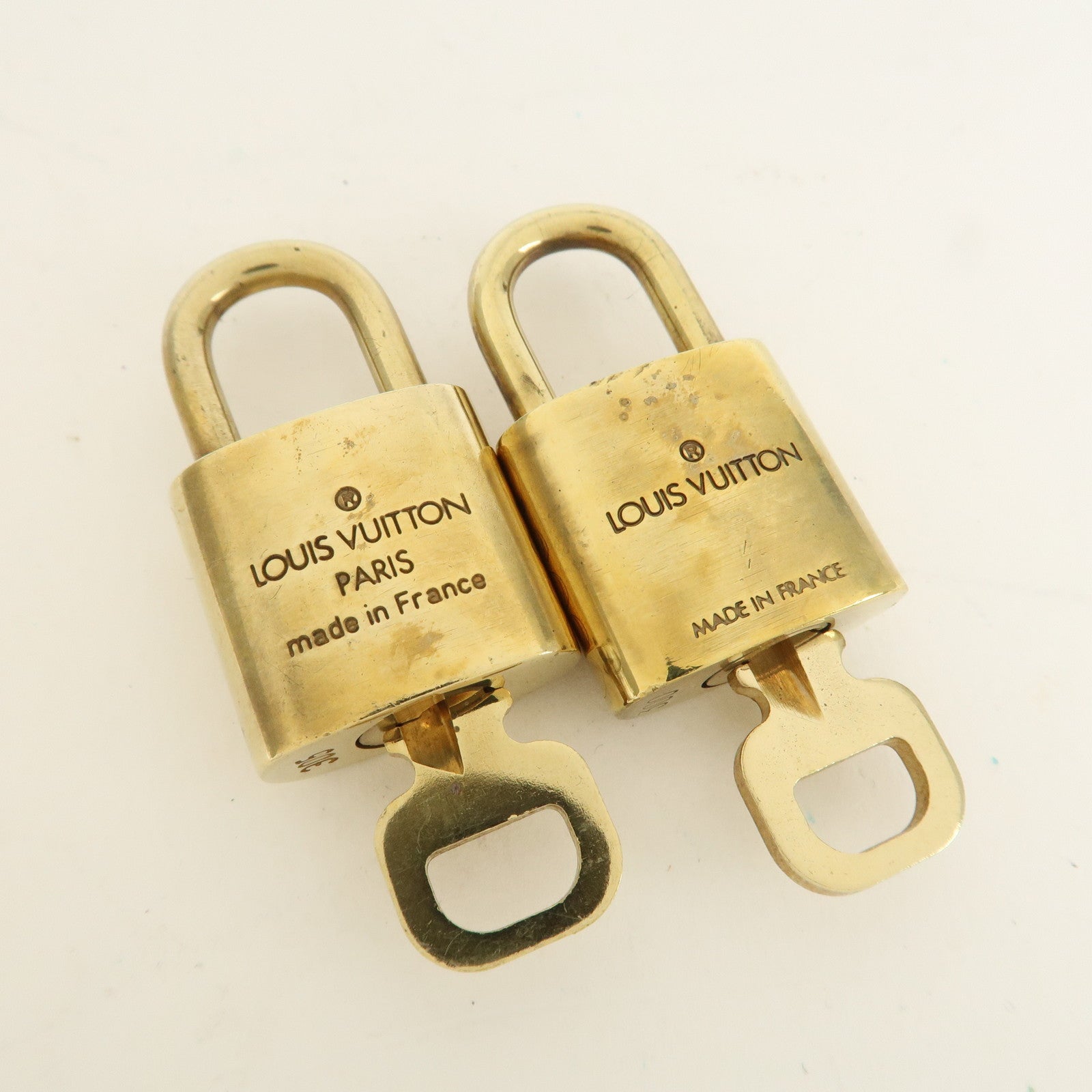 Louis Vuitton Set of 10 Lock & Key Cadena Key Lock Metal Gold Used