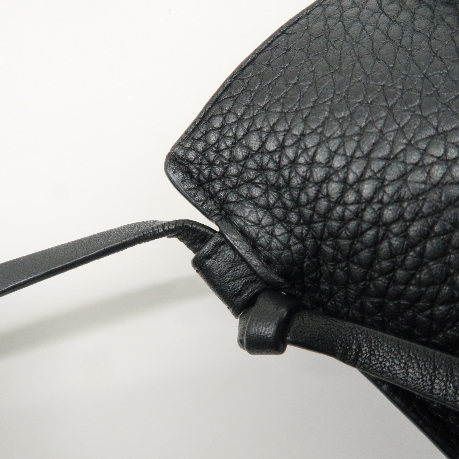 LOEWE Anagram Logo Calf Leather Shoulder Bag Crossbody Bag Black