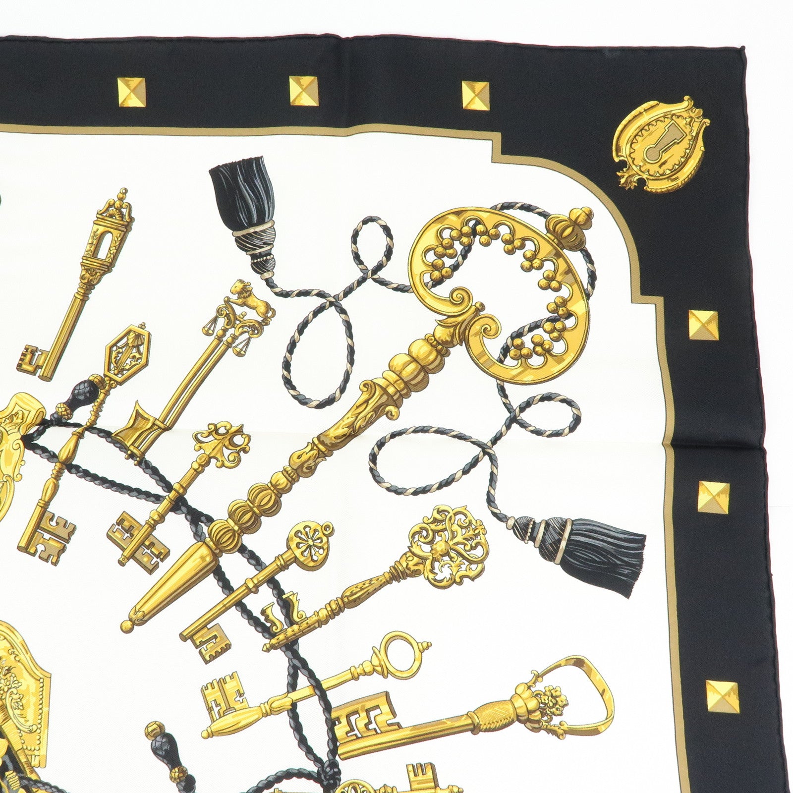 HERMES Carre 90 Silk 100% Scarf LES CLES THE KEYS RARE White Black