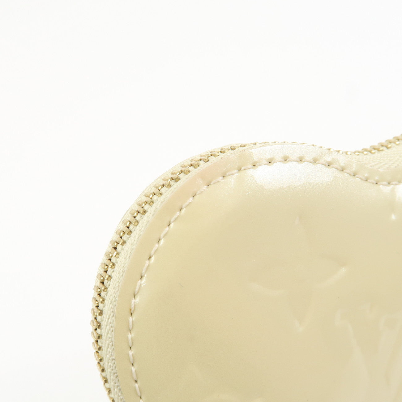 Louis Vuitton Monogram Vernis Porte Monnaie Coeur Ivory M91479