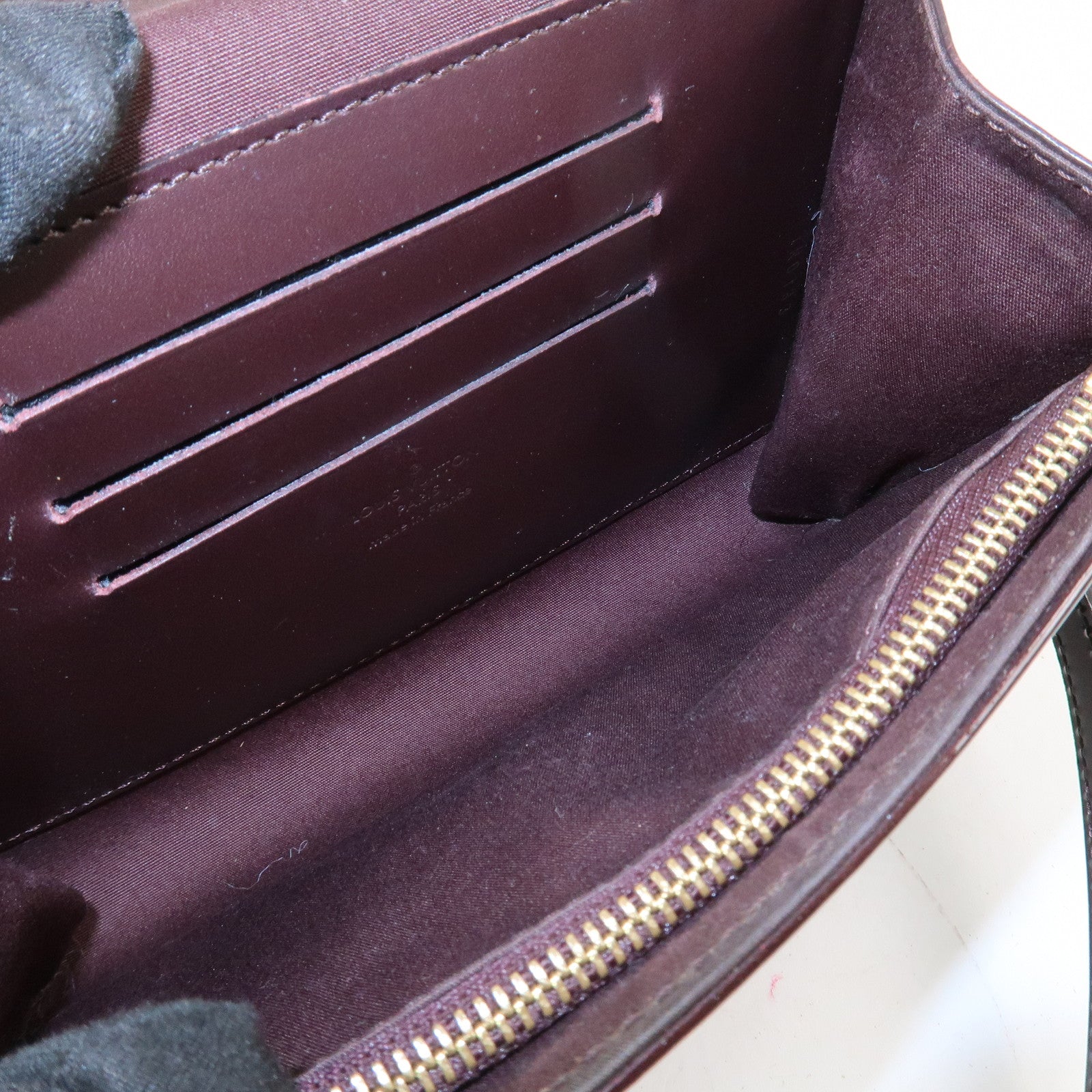 Louis Vuitton Vernis Rossmore PM Shoulder Bag Amarante M91546