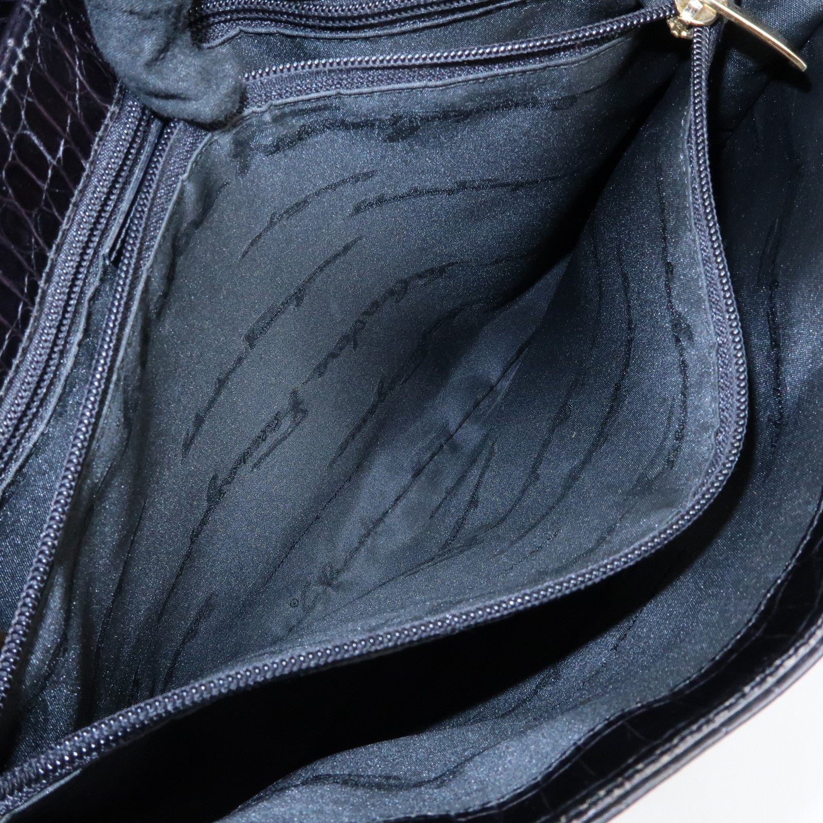 Ferragamo Vara Embossed Leather Tote Bag Shoulder Bag Black