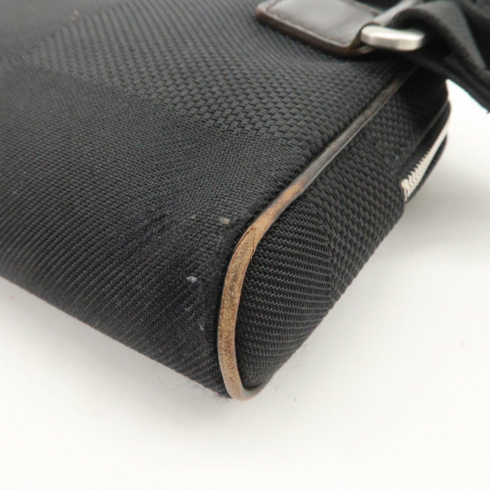 Louis Vuitton Damier Geant Acrobat Waist Bag Body Bag Noir M93620