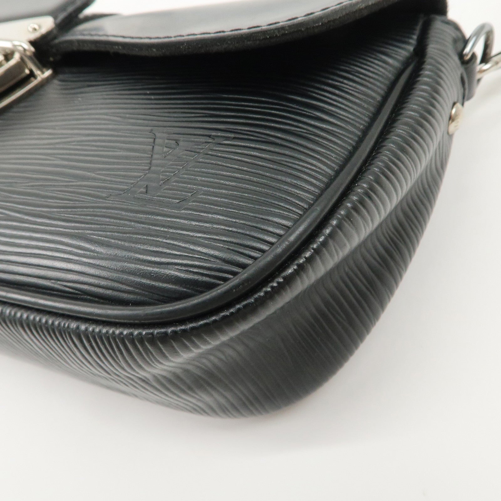 Louis Vuitton Epi Pochette Montaigne Shoulder Bag Noir M59292