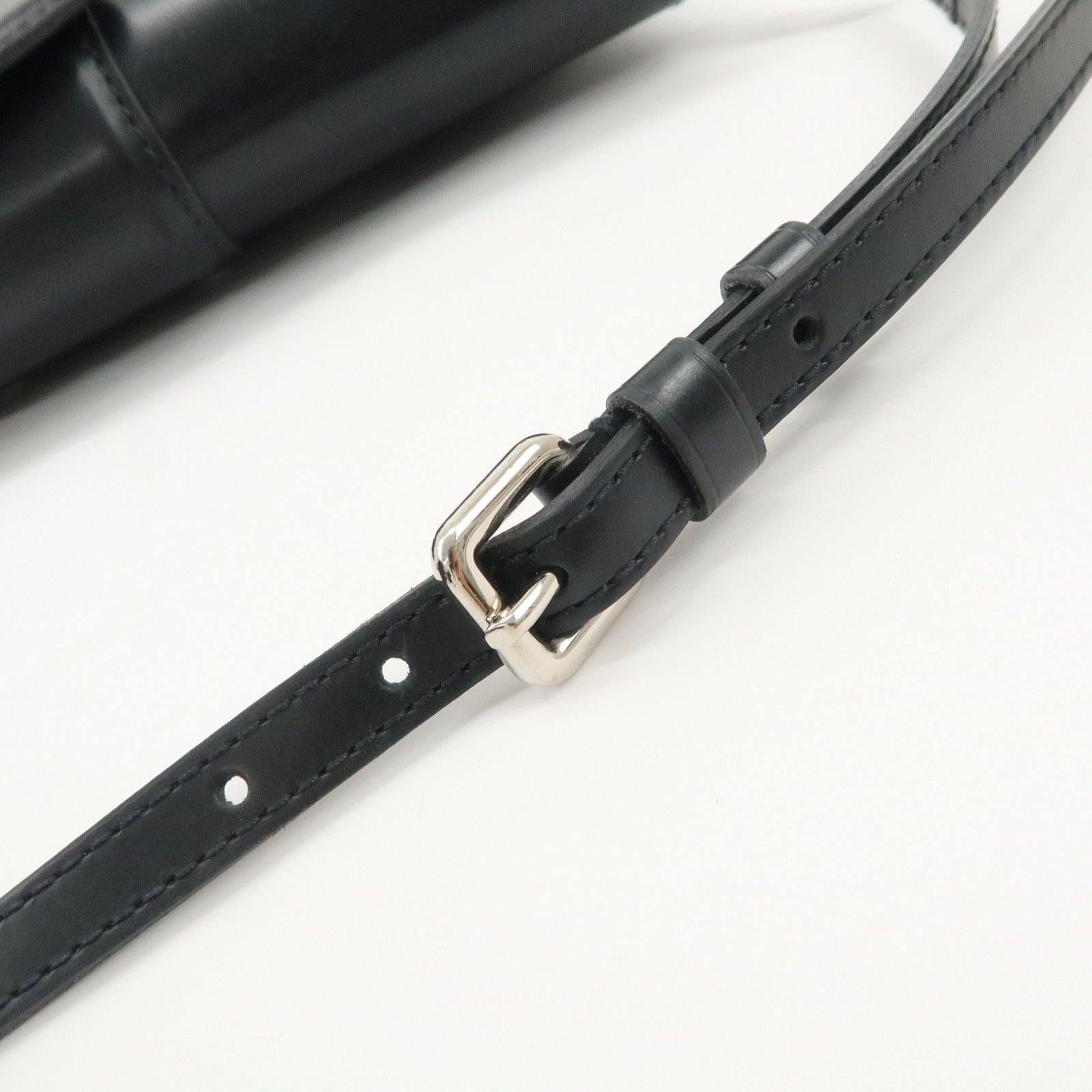 Louis Vuitton Epi Pochette Montaigne Shoulder Bag Noir M59292