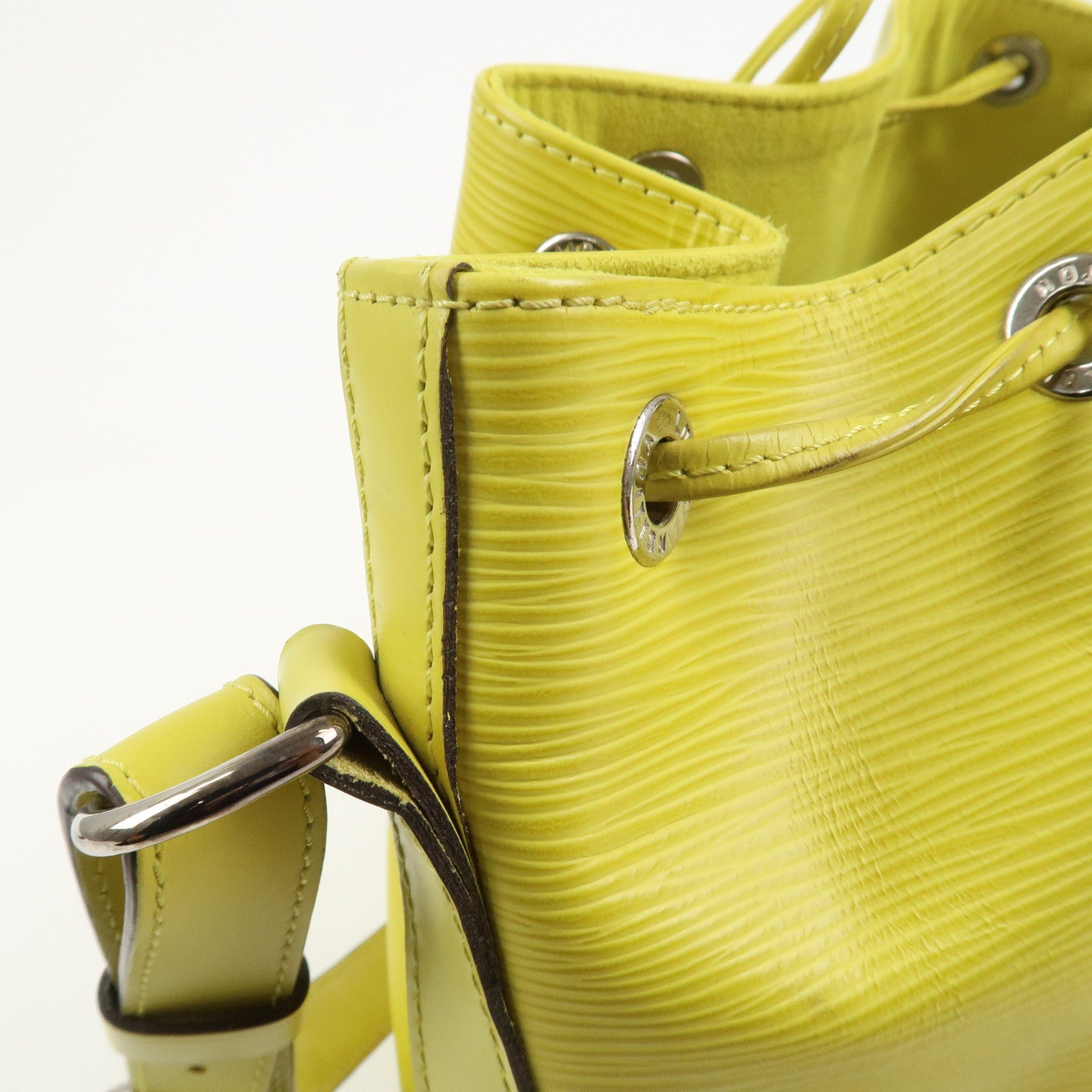 Louis Vuitton Epi Petit Noe Shoulder Bag Pistache M44107