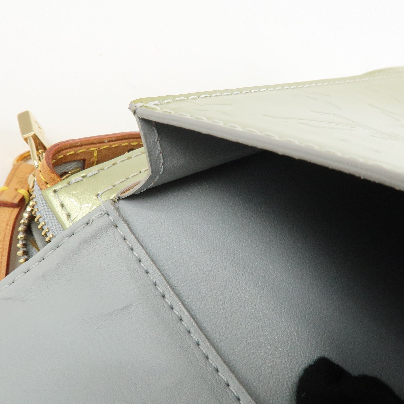 Louis Vuitton Monogram Vernis Motto Shoulder Bag Gris M91030