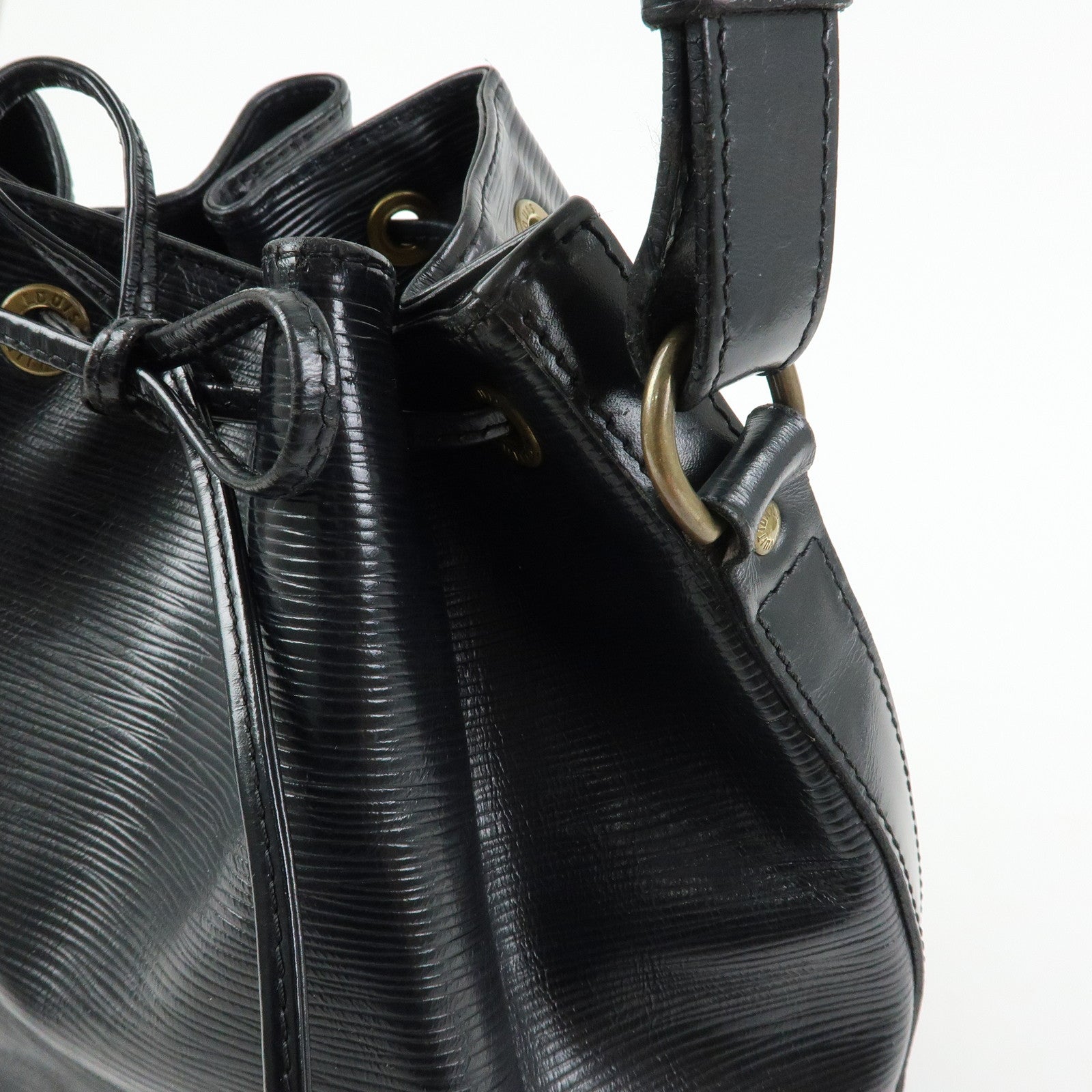 Louis Vuitton Epi Petit Noe Shoulder Bag Noir Black M44102