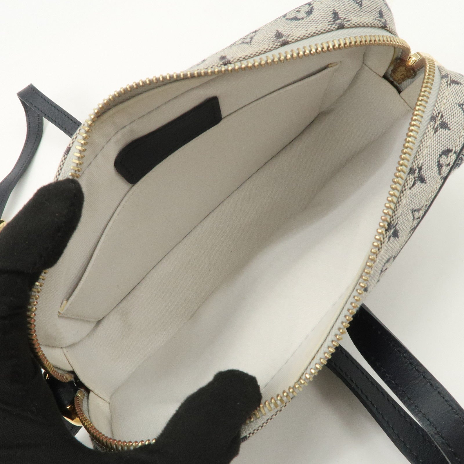 Louis Vuitton Monogram Mini Juliet MM Crossbody Bag M92217