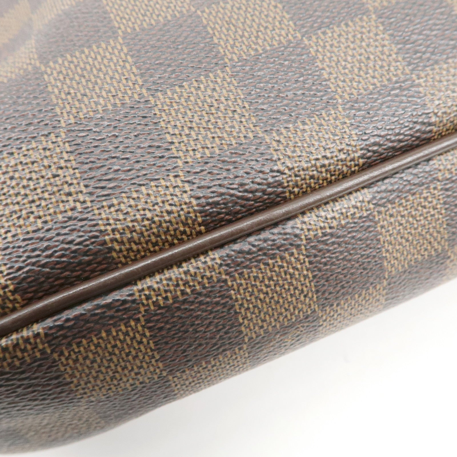 Louis Vuitton Damier Thames GM Shoulder Bag Damier Ebene N48181