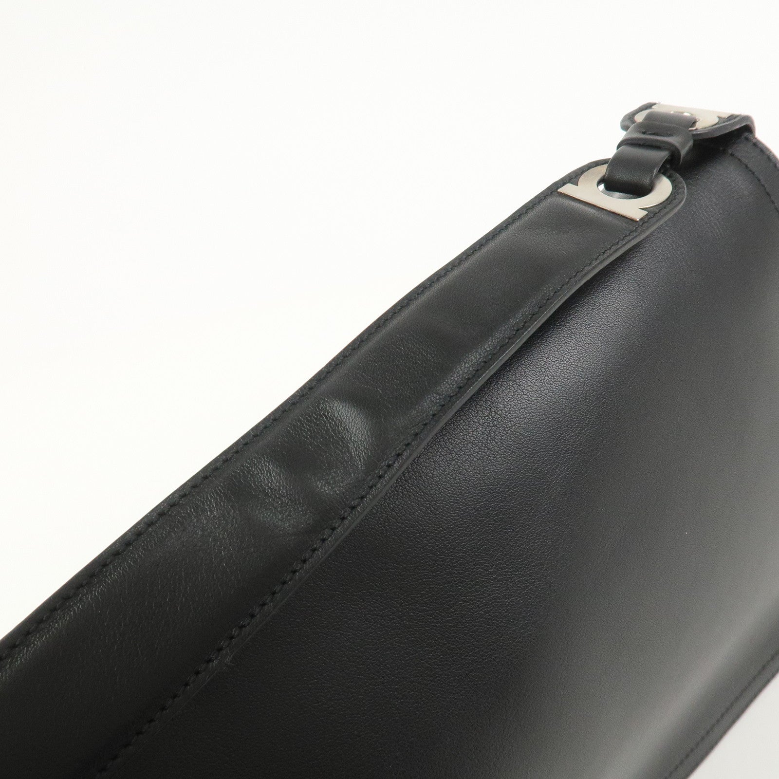 Ferragamo Gancini Logo Leather Shoulder Bag Hand Bag Black