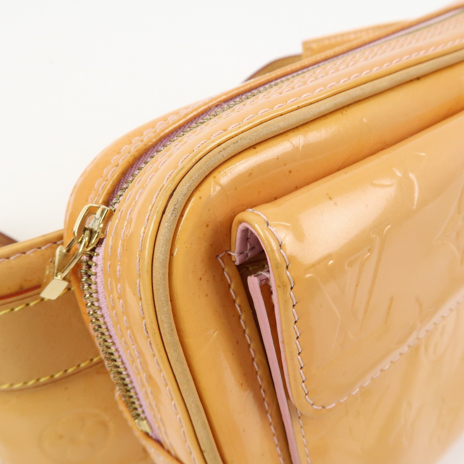 Louis Vuitton Monogram Vernis Leather Fulton Body Bag Gris M91041