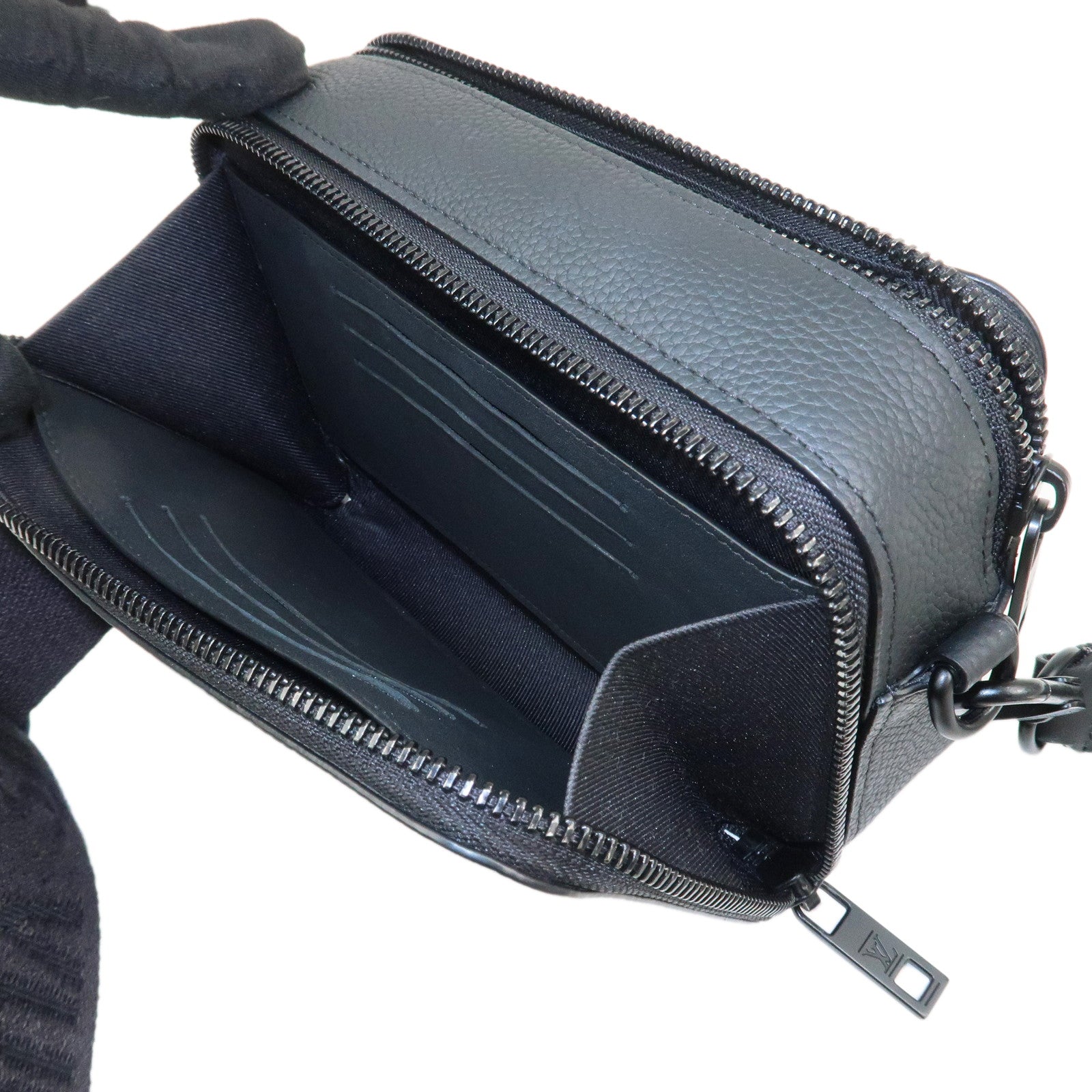 Louis Vuitton LV Aerogram Leather Alpha Wearable Wallet Noir M59161