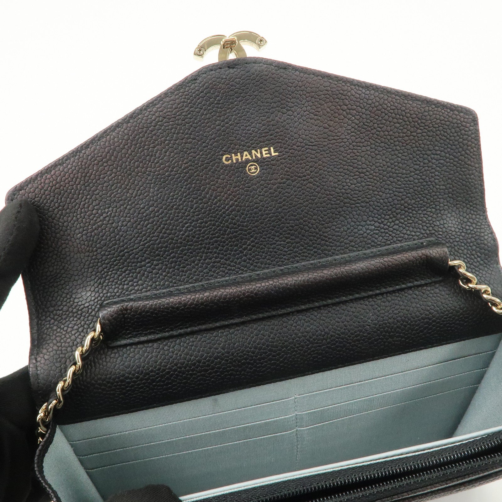CHANEL Matelasse Caviarskin Chain Wallet COW Shoulder Bag Black Used