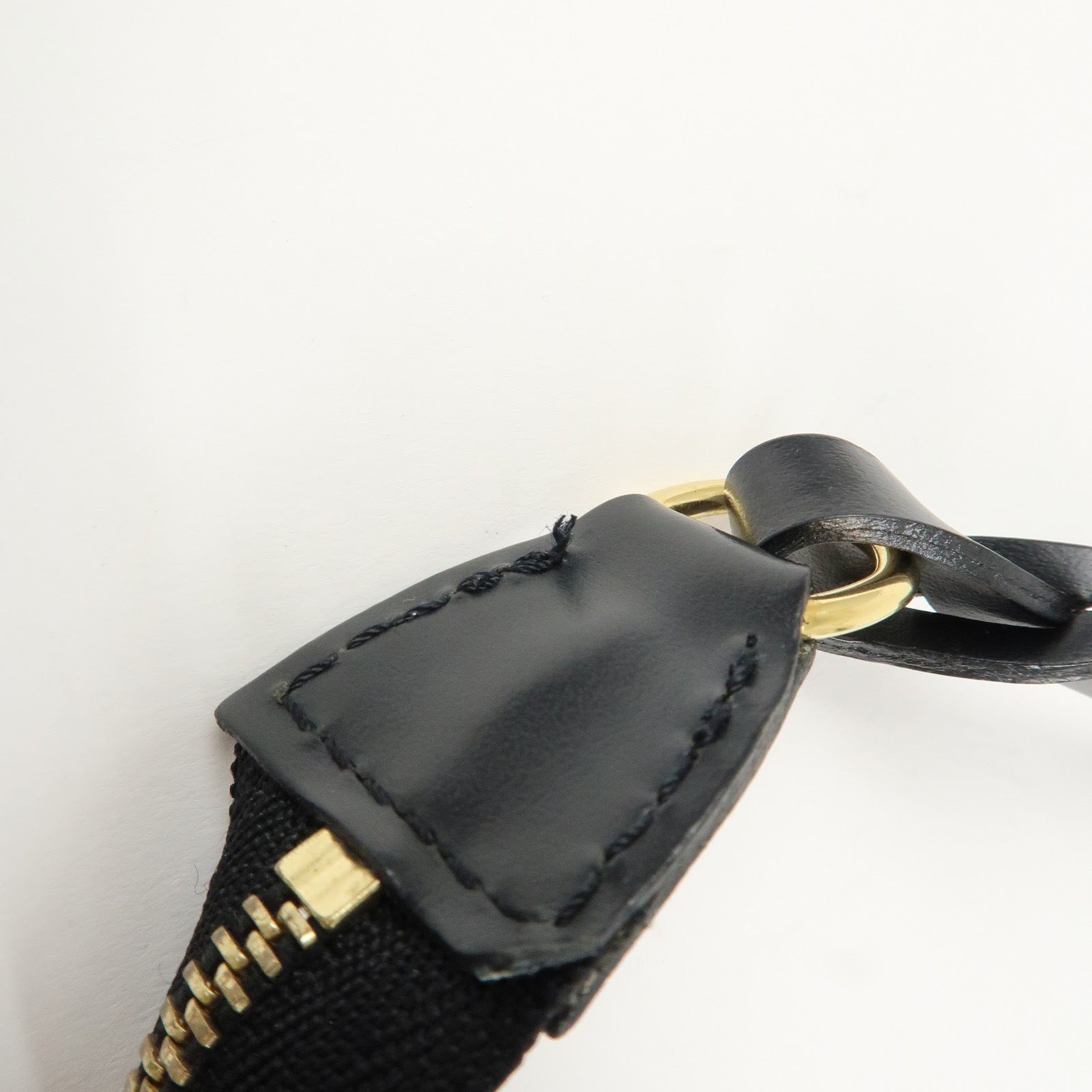 Louis Vuitton Epi Pochette Accessoires Hand Bag Noir M52942 Used