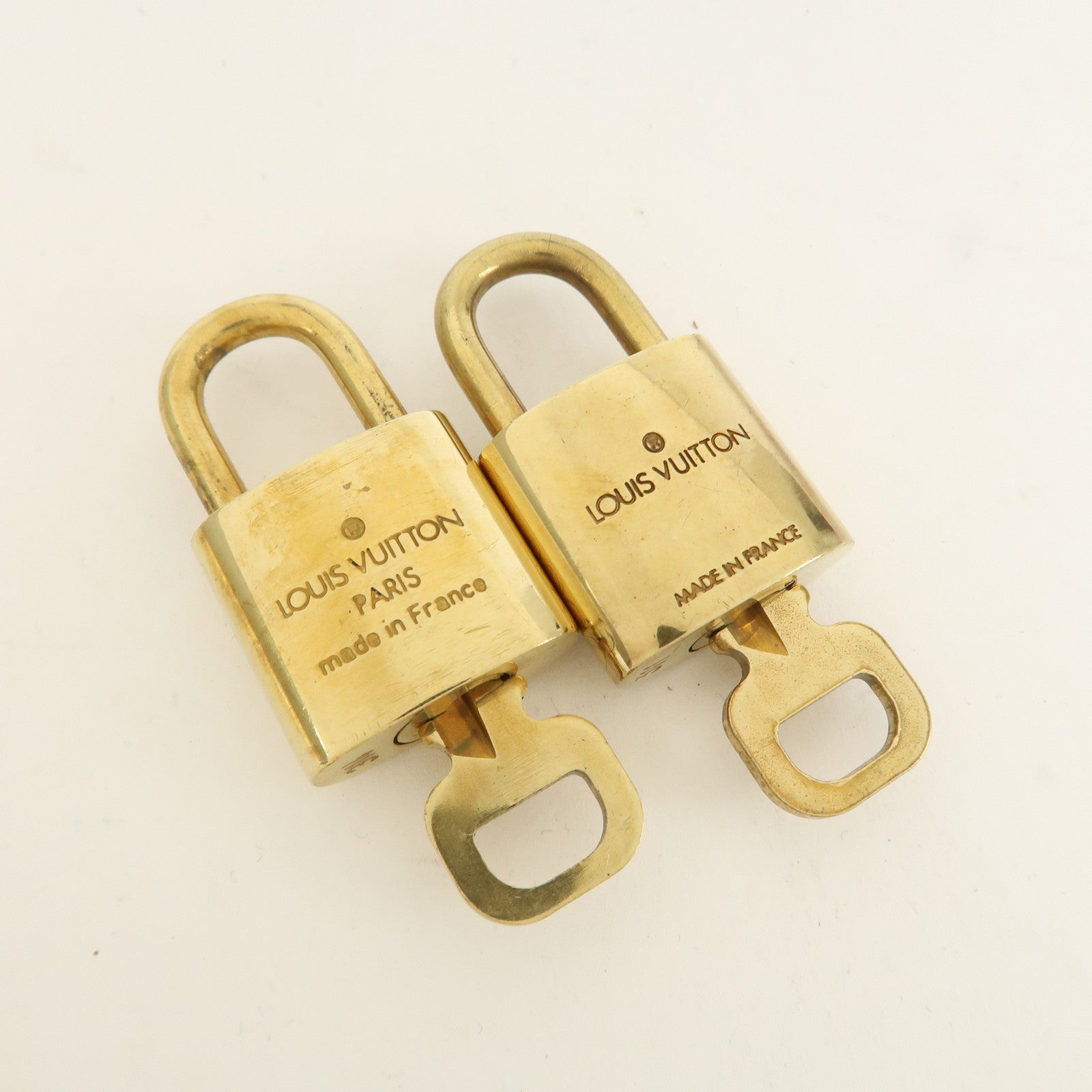 Louis Vuitton Set of 10 Lock & Key Cadena Key Lock Metal Gold Used