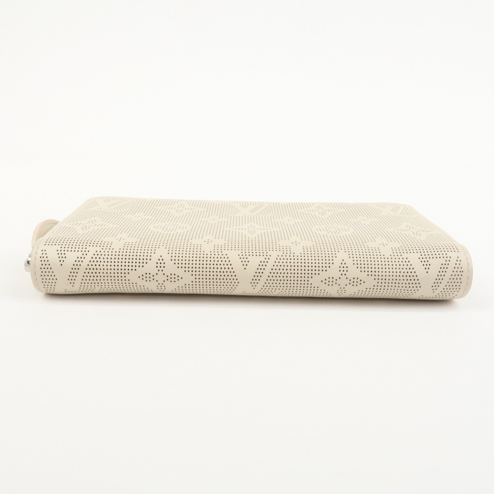 Louis Vuitton Monogram Mahina Reverse Round Zippy Wallet M83029
