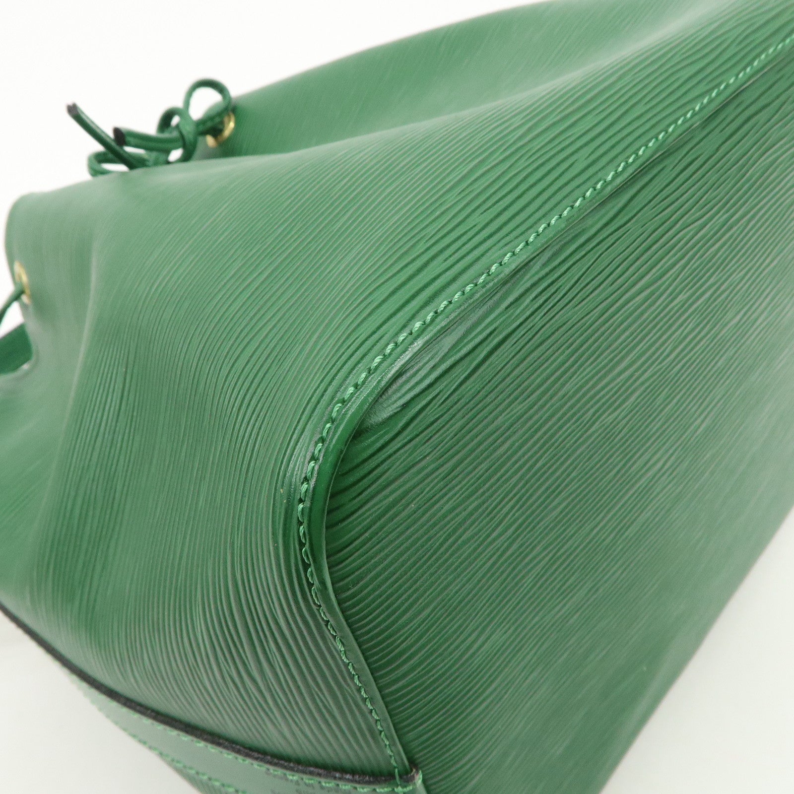 Louis Vuitton Epi Petit Noe Shoulder Bag Borneo Green M44104