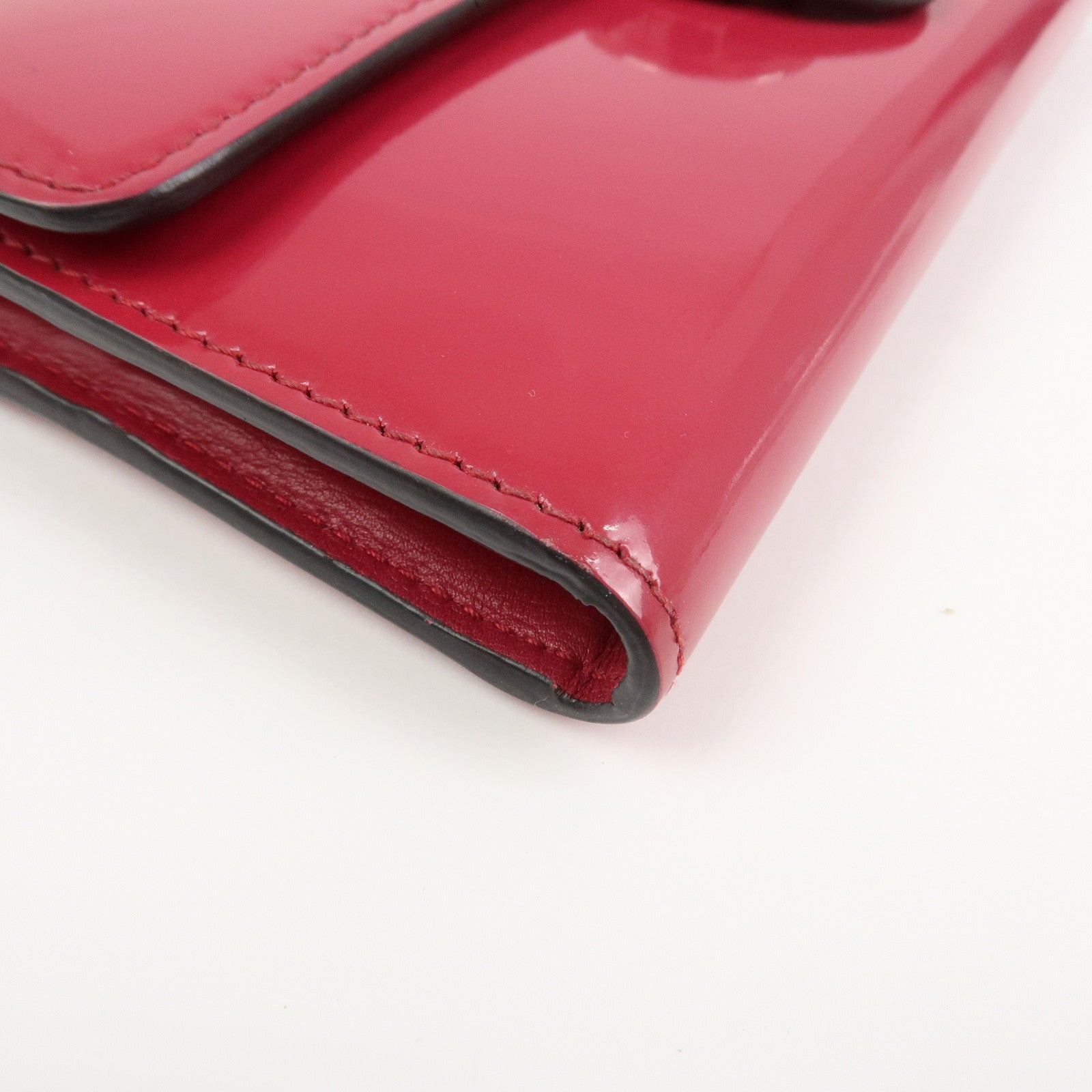 GUCCI Guccissima Interlocking G Patent Leather Wallet Pink 369663