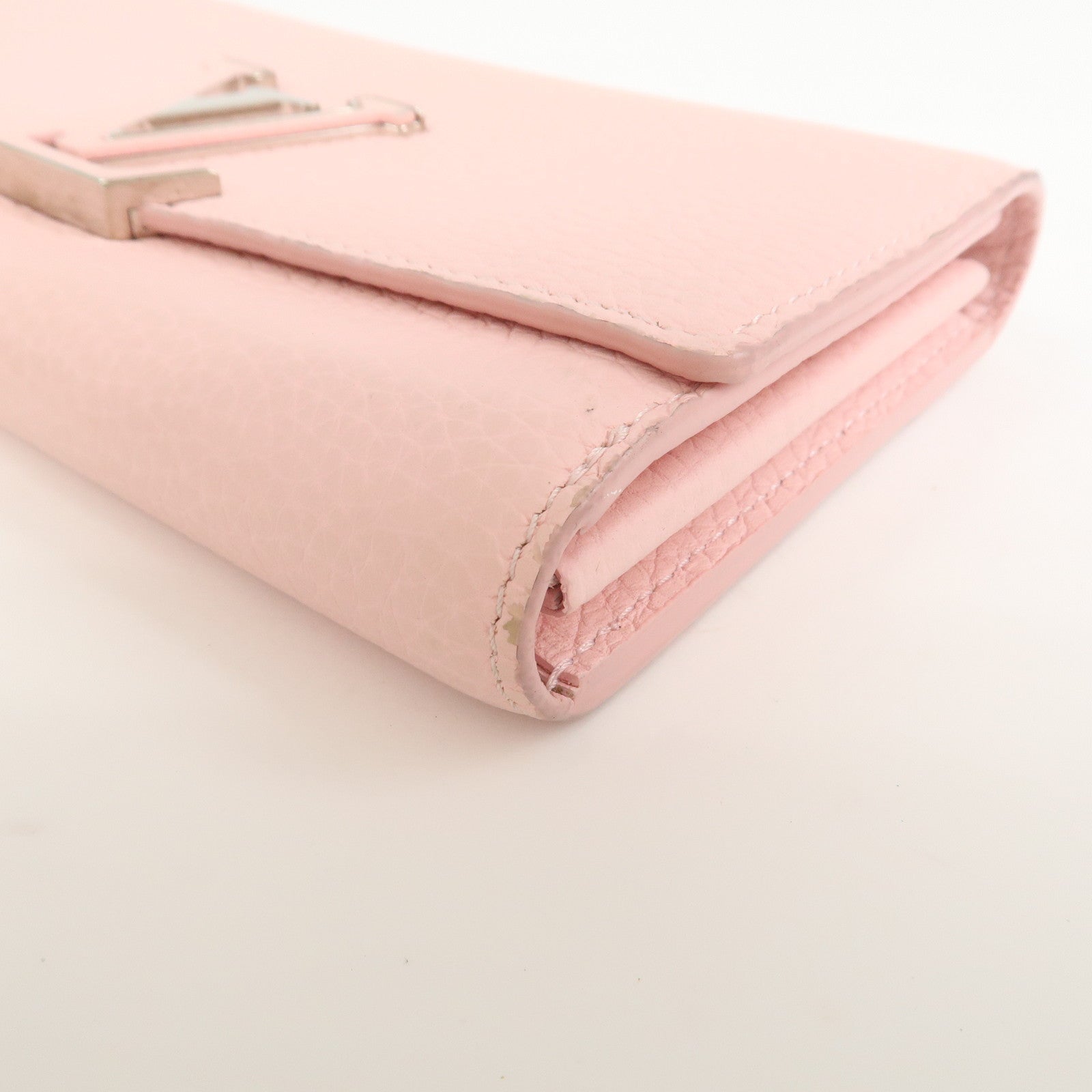 Louis Vuitton Taurillon Portefeuille Capucines Wallet M61250