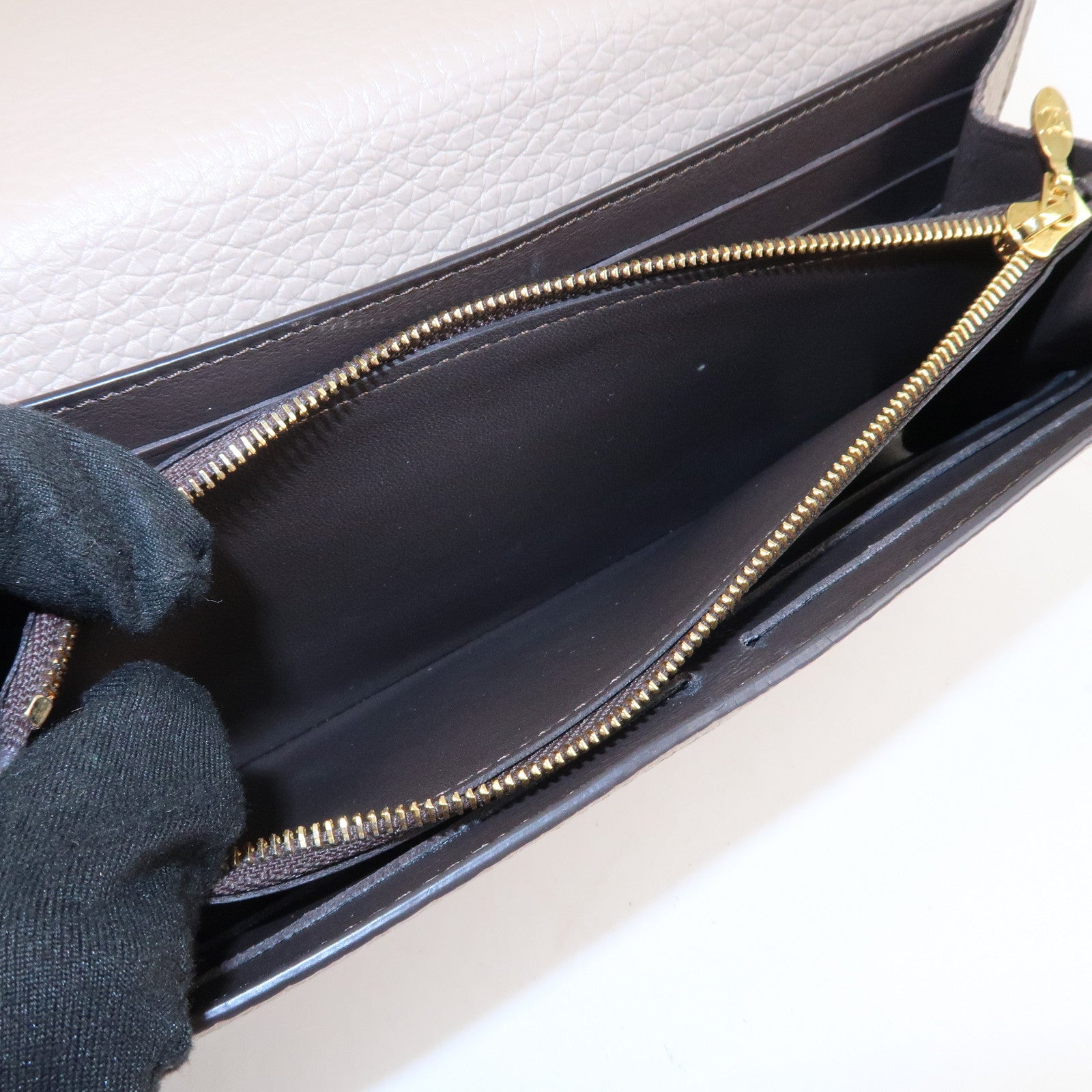 Louis Vuitton Portefeuille Capcines Taurillon Leather Wallet M61249 Used