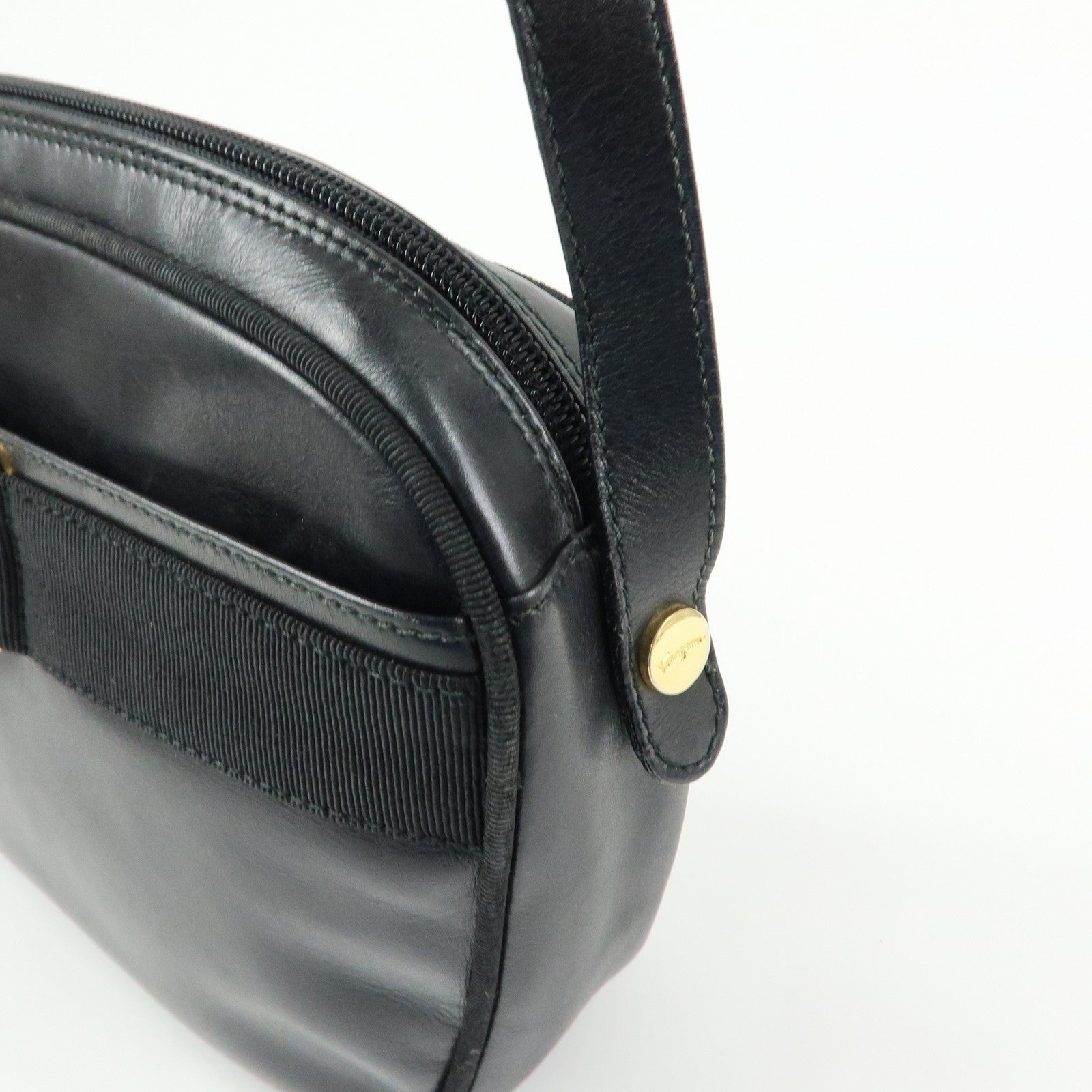 Ferragamo Vara Leather Shoulder Bag Crossbody Bag Black
