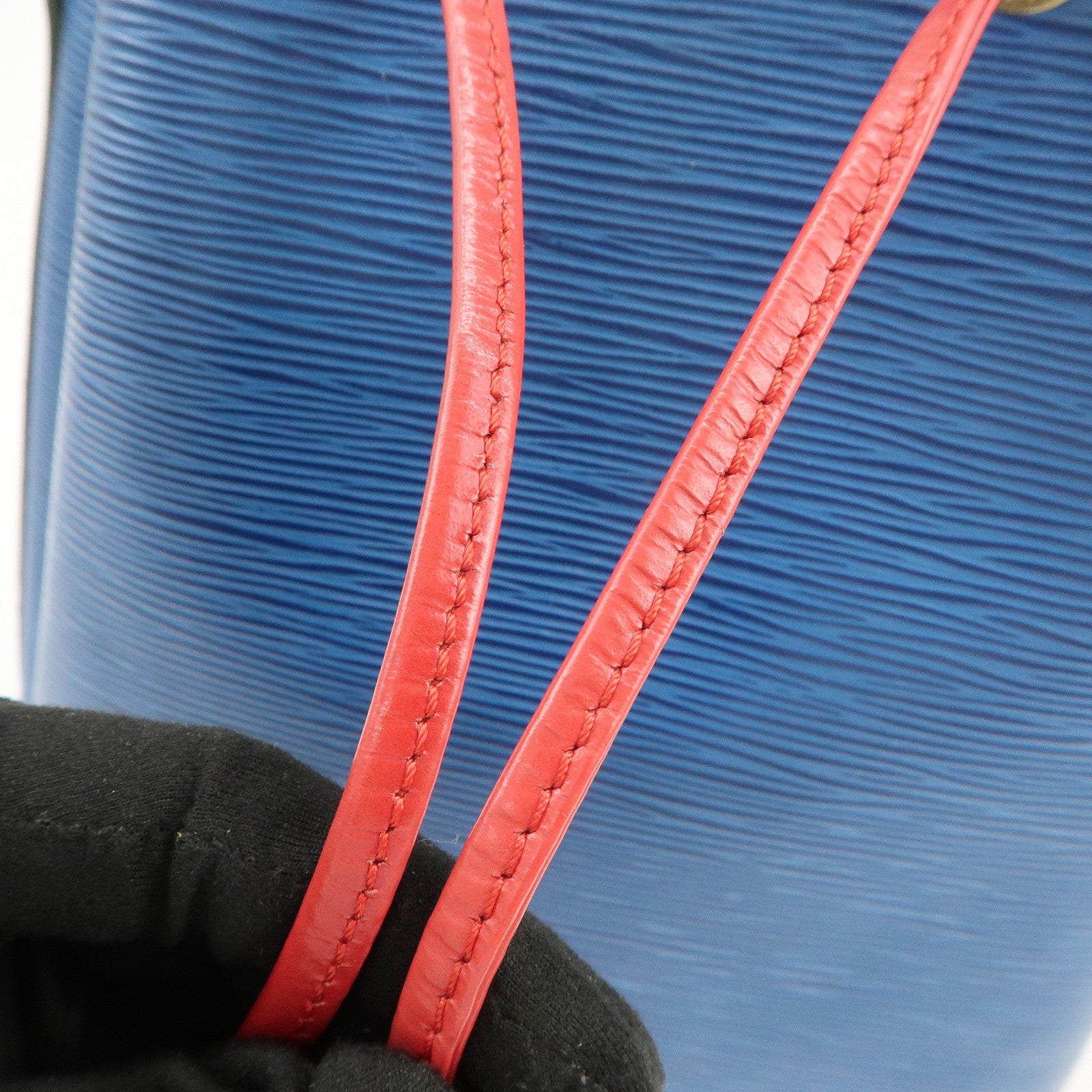 Louis Vuitton Epi Noe Tricolor Shoulder Bag Blue Green Red M44082