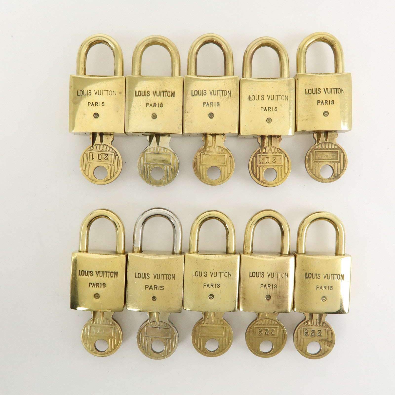 Louis Vuitton Set of 10 Lock & Key Cadena Key Lock Used