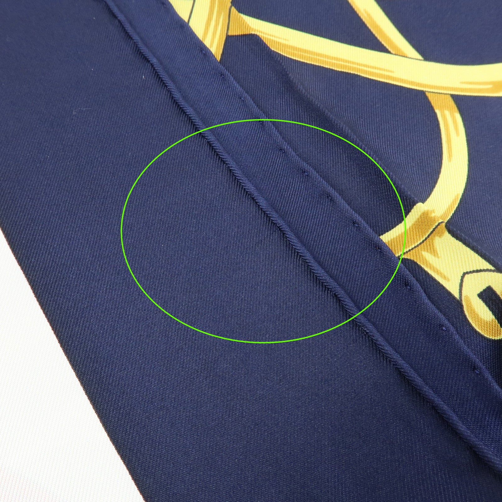 HERMES Carre 90 Silk 100% Scarf Eperon d'or White Navy Red Yellow