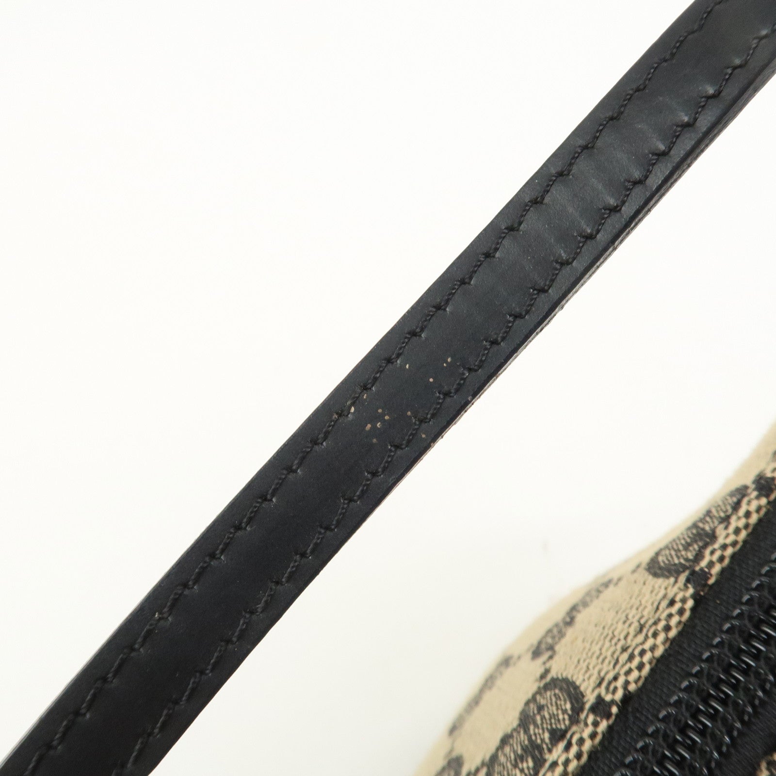 GUCCI Boat Bag GG Monogram Canvas Pouch Hand Bag Beige 039.1103