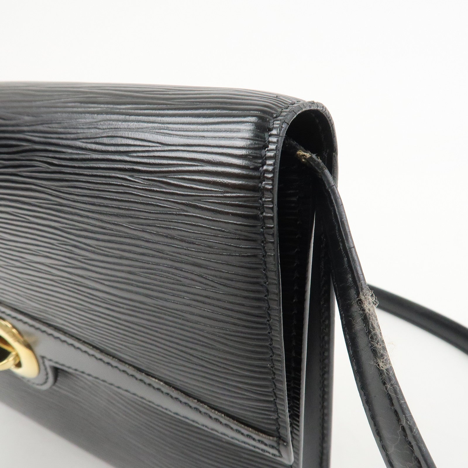 Louis Vuitton Epi Leather Arche Shoulder Crossbody Bag Noir M52572