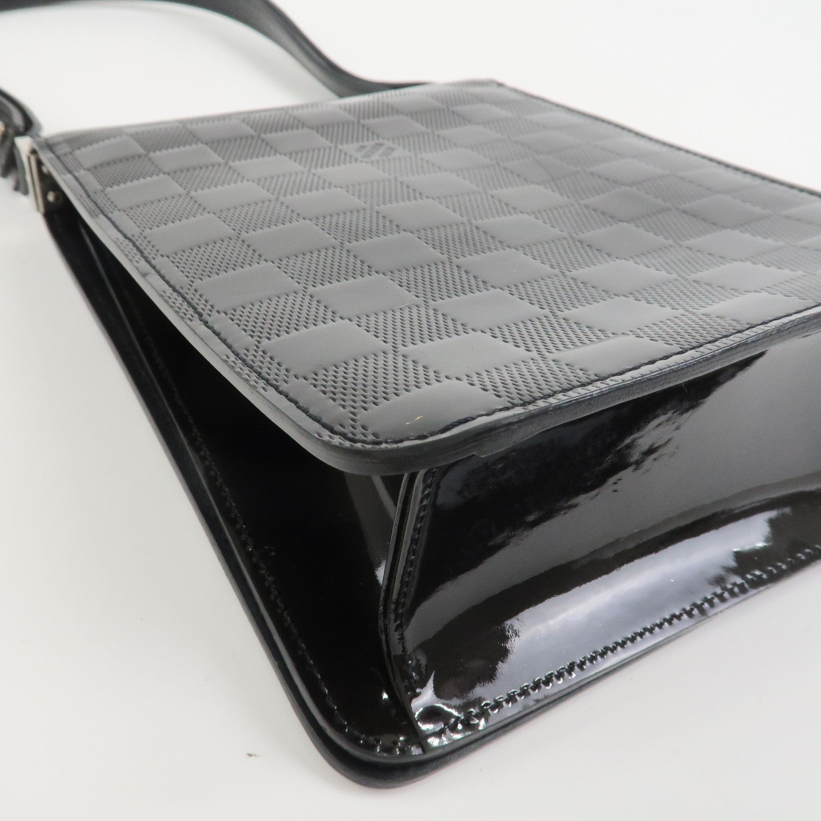 Louis Vuitton Damier Vernis Club Shoulder Bag Noir M92127