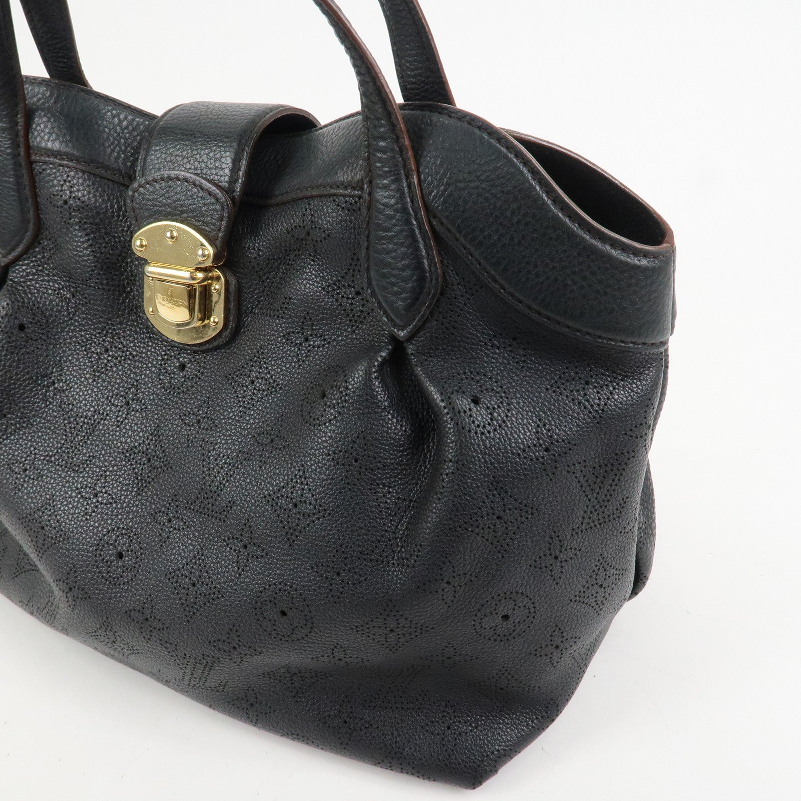 Louis Vuitton Monogram Mahina PM Shoulder Bag Noir Black M93465