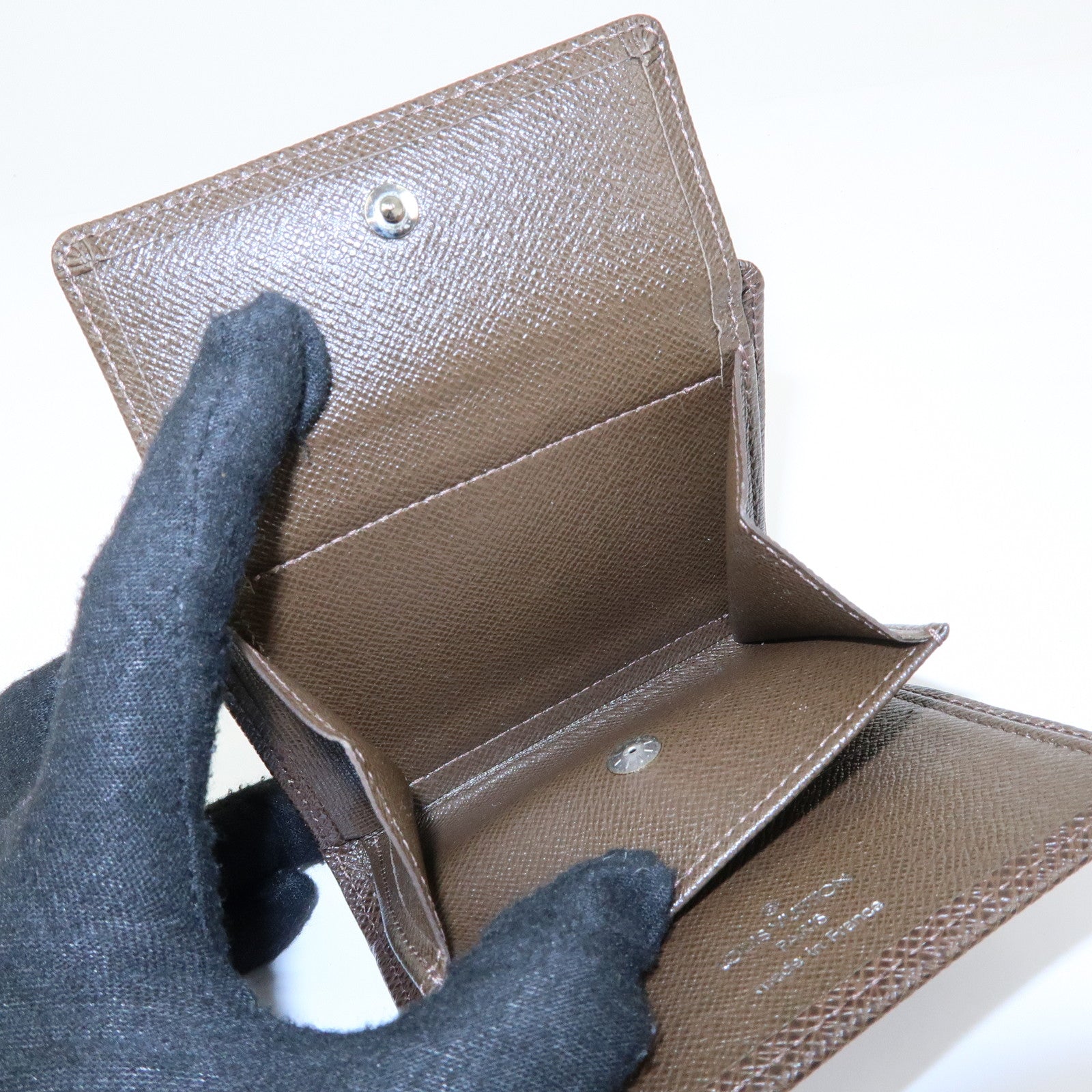 Louis Vuitton Taiga Porte 3 Cartes Credit Bi-fold Wallet M30458