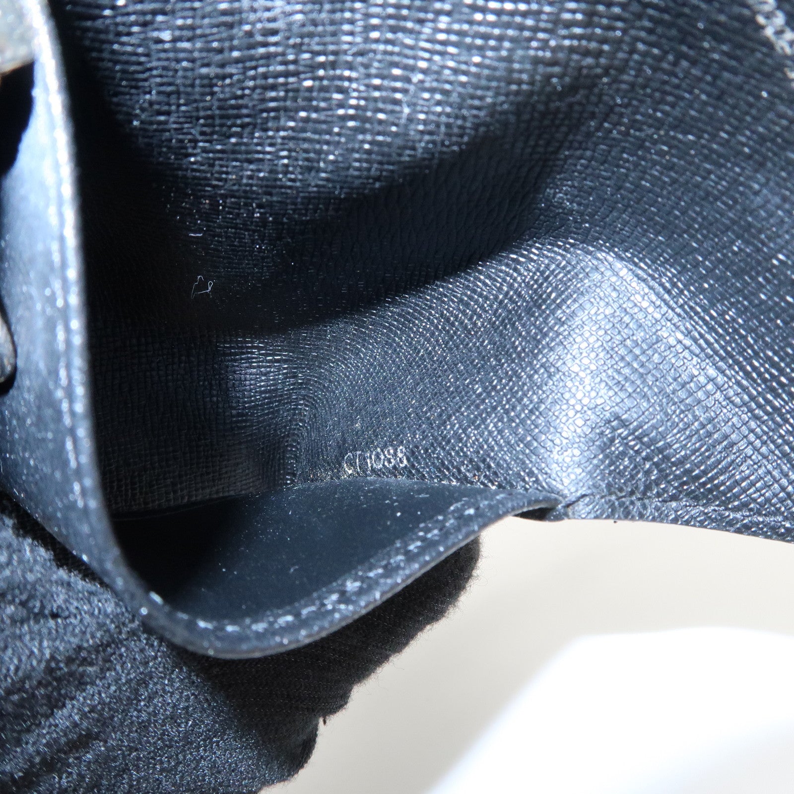 Louis Vuitton Damier Graphite Multicle 6 Key Case Gray N62662 Used