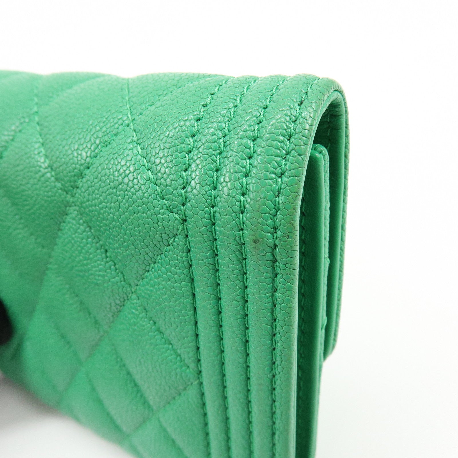 CHANEL Boy Chanel COCO Mark Caviarskin Compact Wallet Green