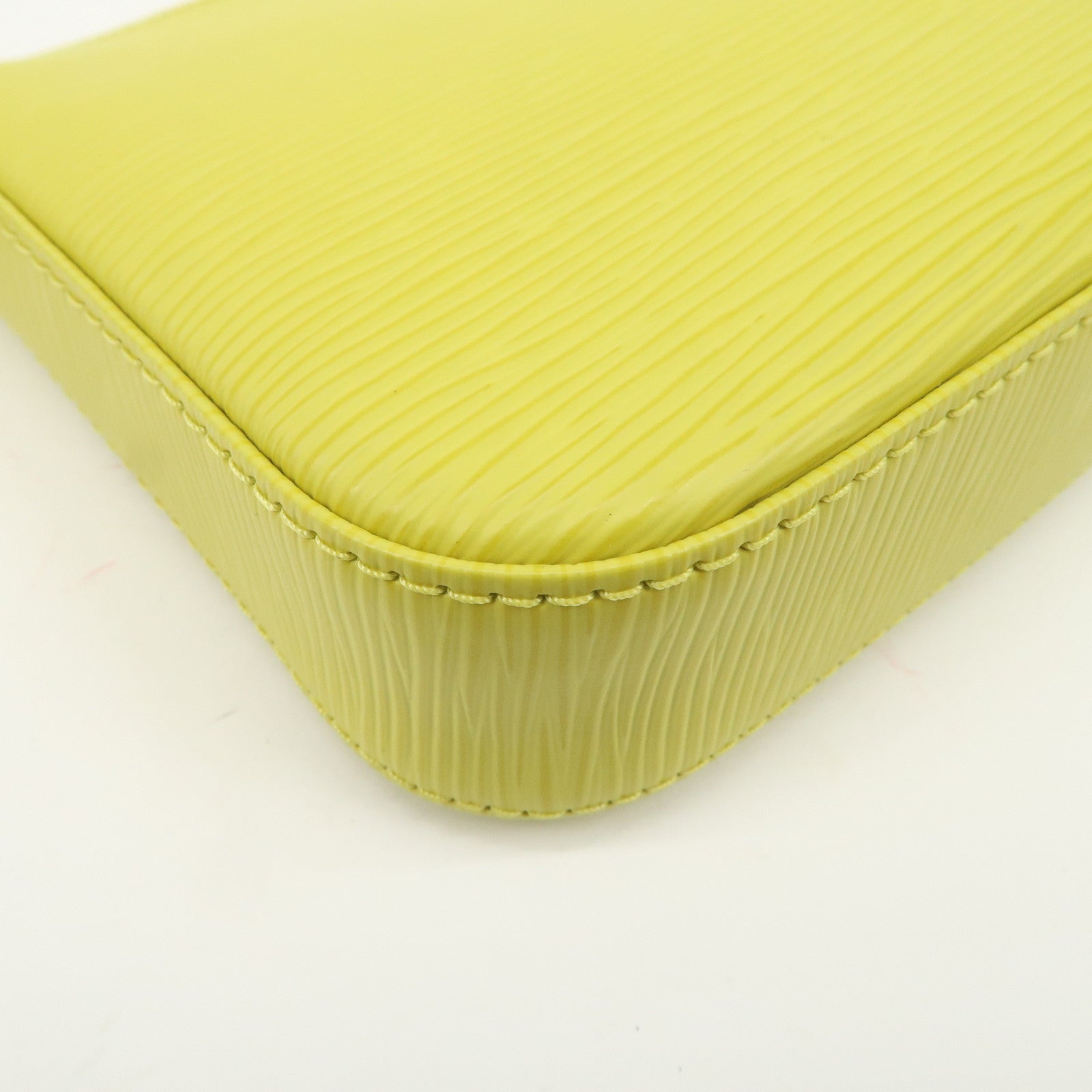 Louis Vuitton Epi Pochette Accessoires Pouch Pistache M40975