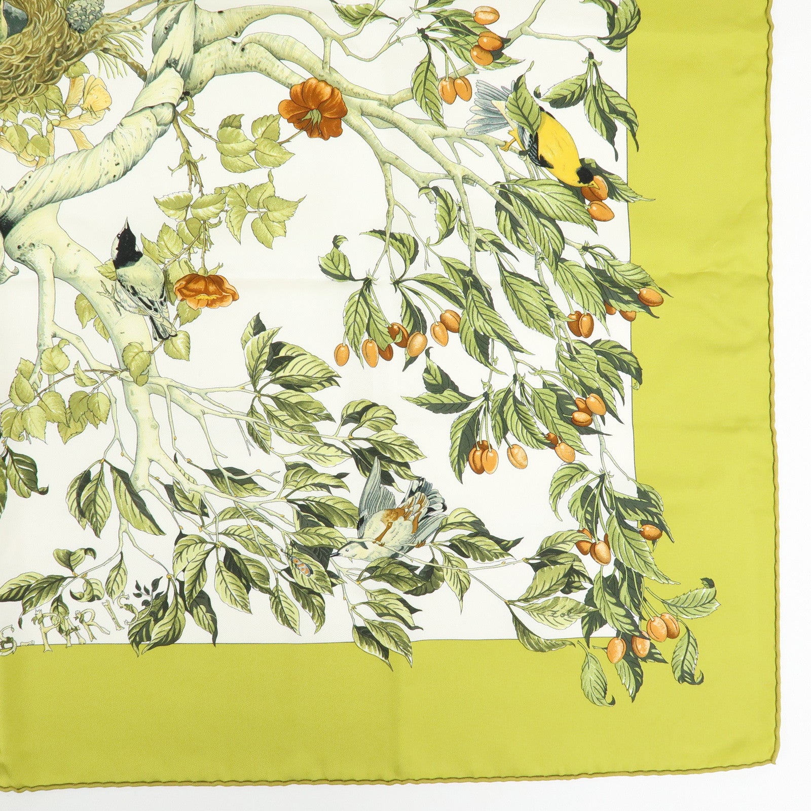 HERMES Carre 90 Silk 100% Scarf AU COEUR DESBOIS Light Green