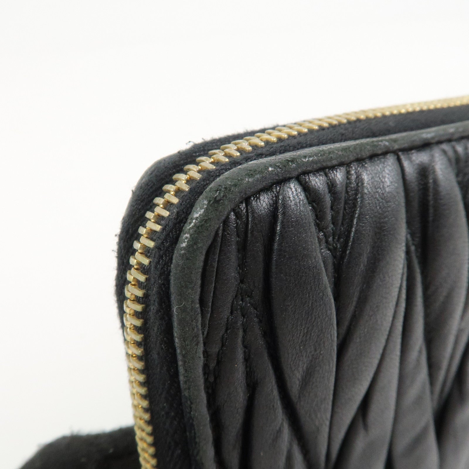 MIU MIU Matelasse Nappa Leather Zippy Long Wallet Black