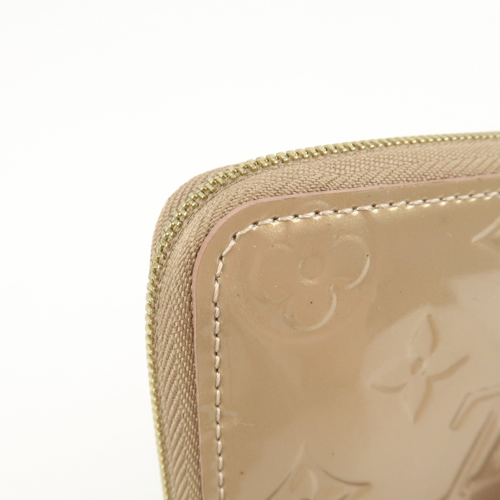 Louis Vuitton Monogram Vernis Round Zippy Coin Purse Beige M91762
